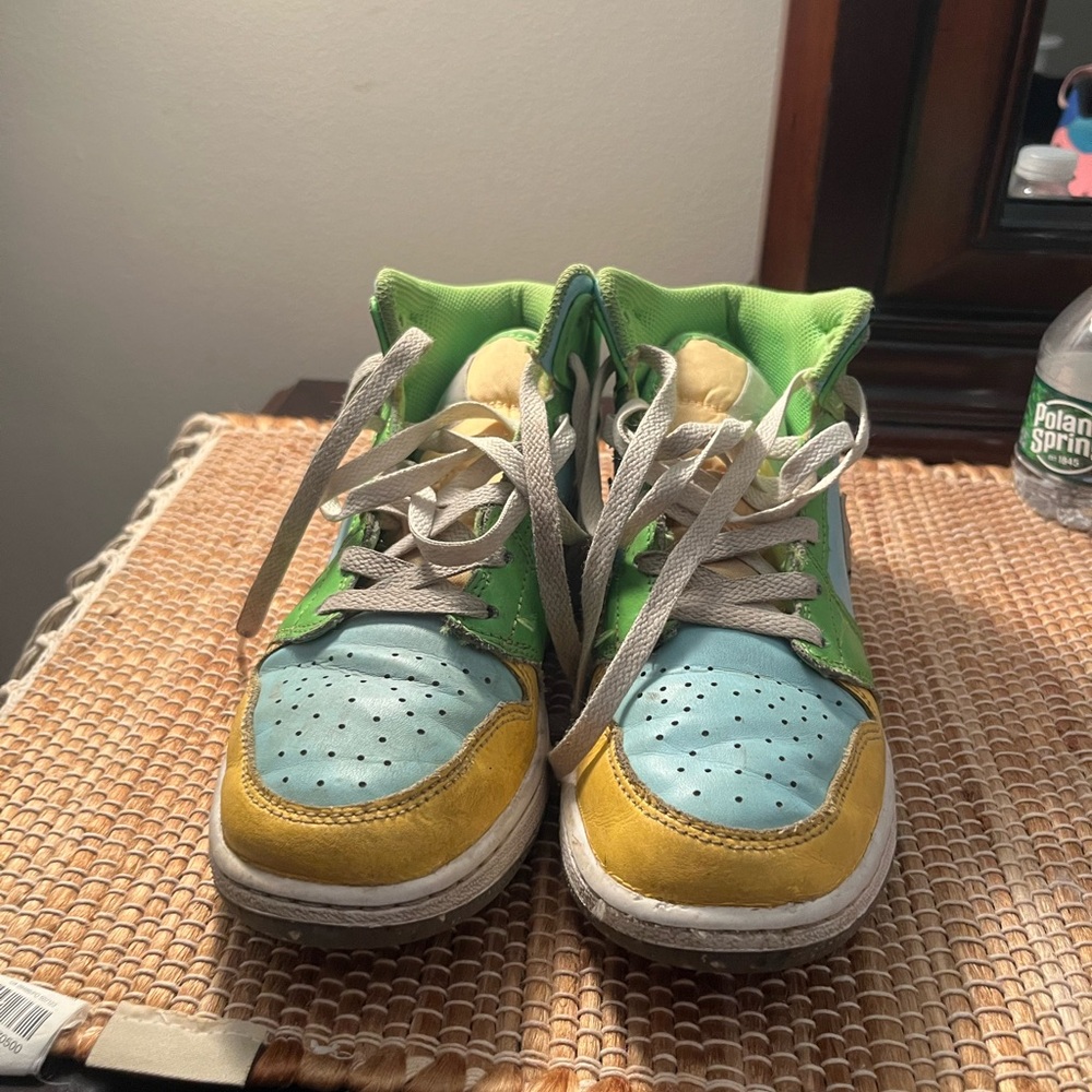 Nike Mid tops